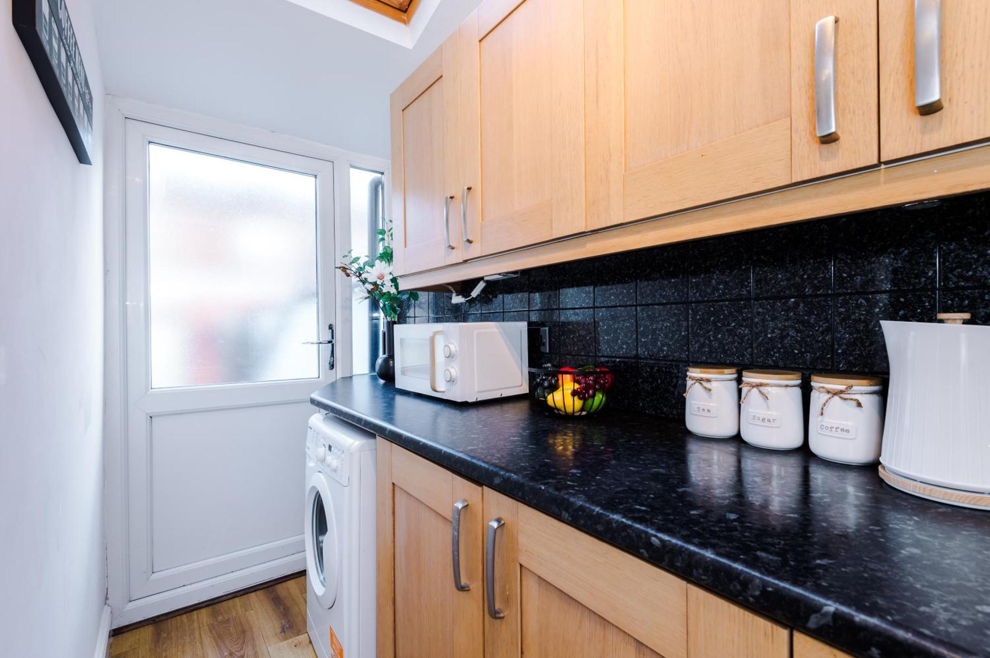 New! Spacious 2-Bed Home In Chester City-Centre By 53 Degrees Property, Ideal For Couples & Small Groups, Great Location - Sleeps 5 Exterior foto